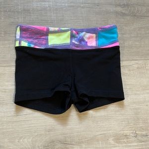 Ivivva reversible shorts, child size 4, in excellent condition.